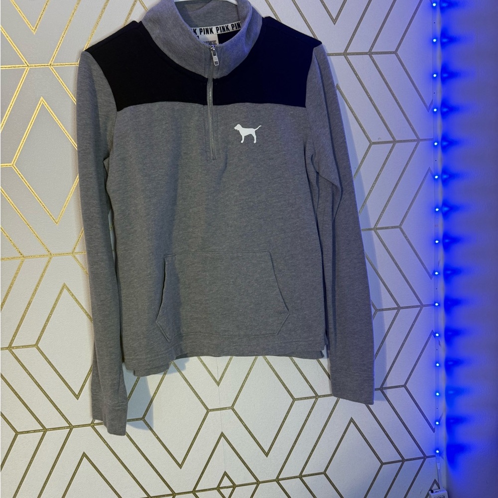 Gray and Black Men's Sweater